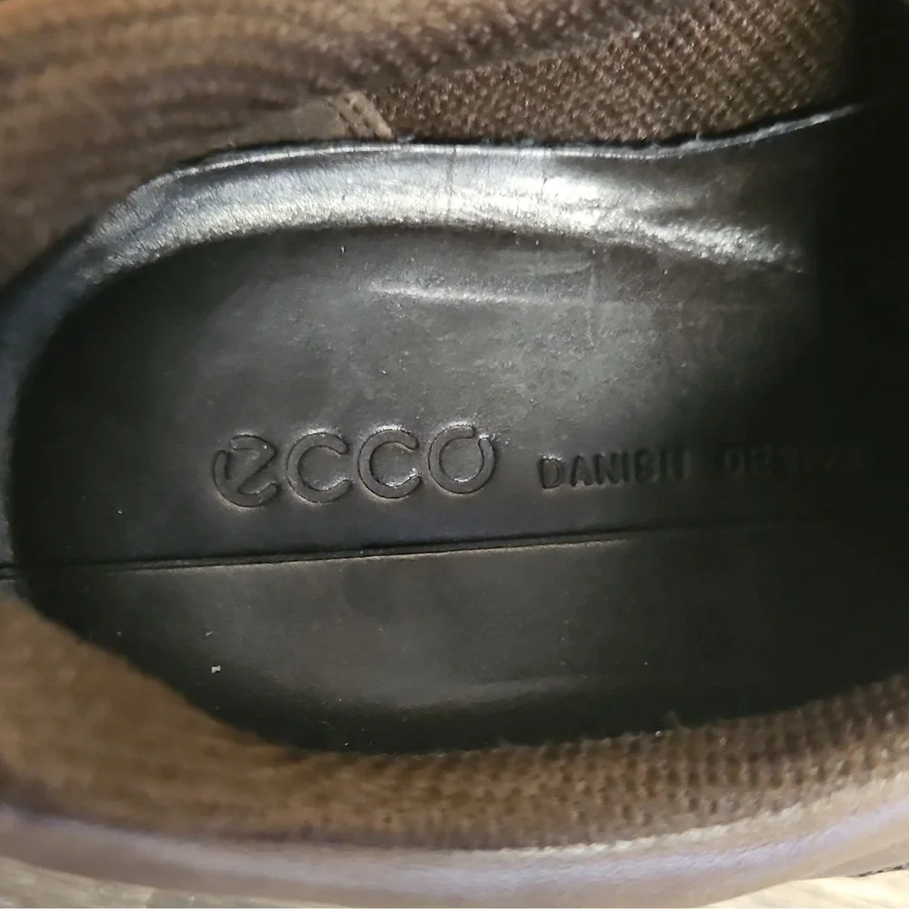 These are ECCO Aquet Men's Sneakers in a rich, dark brown leather finish.